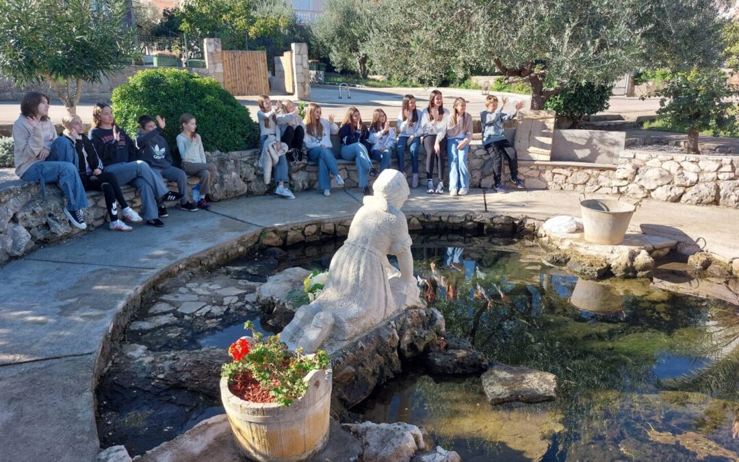 Izvannastavna skupina na snimanju priloga za emisiju More