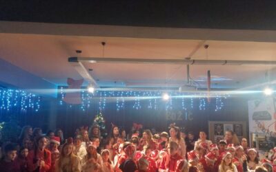 Božićna priredba u matičnoj školi u Preku – slavlje zajedništva i radosti